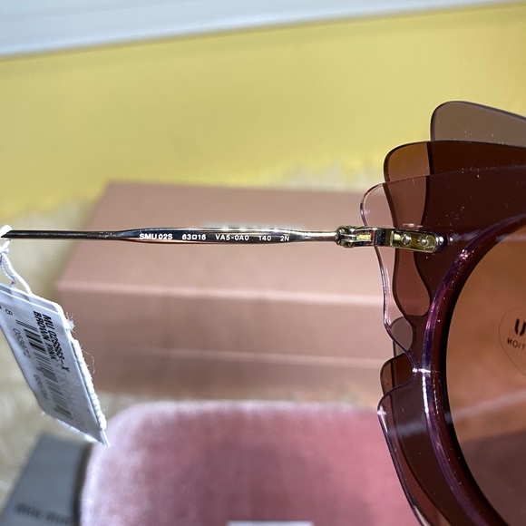New Miu Miu butterfly sunglasses - Picture 4 of 9